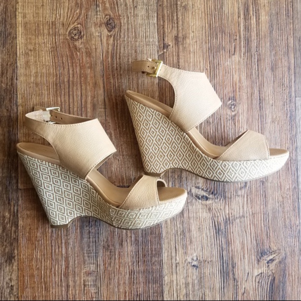 ✨ Makenna Wedge Sandals by Nine West✨